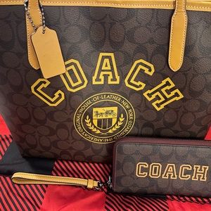 Coach Tote and wallet! Really beautiful. Great for on the go
